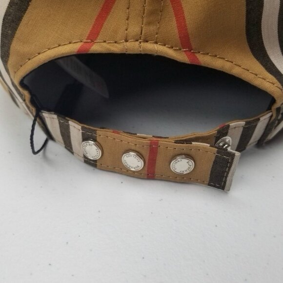 Burberry Vintage Baseball Cap - Classic Design - Picture 3 of 3